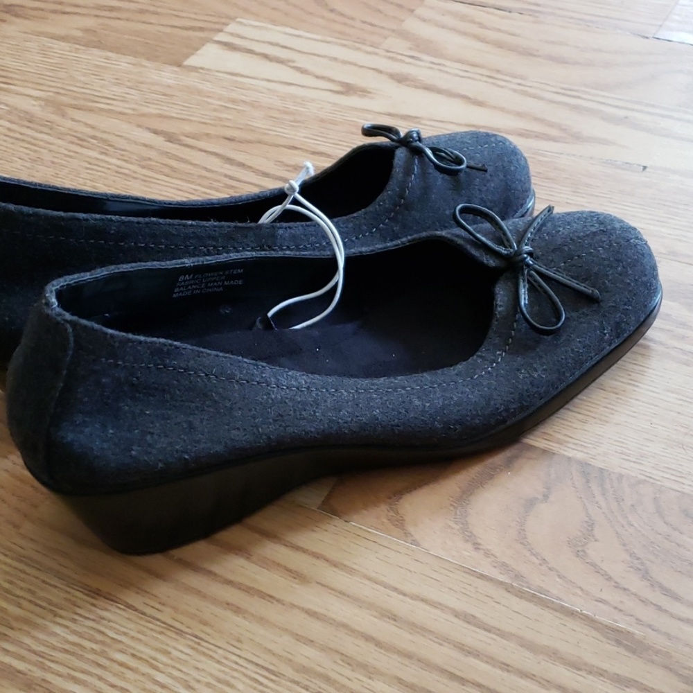 New Women's Aerosoles Wedges